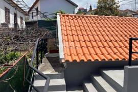 Renovated Villa in Calheta for rent Renovated Villa in Calheta for rent