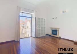 4 bedroom villa with garage and large private backyard in the Historic Center of Évora