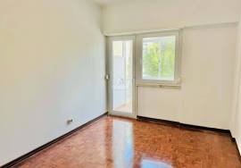 2 bedroom rentals in Oeiras, Figueirinha, near Parque dos Poetas