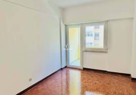 2 bedroom rentals in Oeiras, Figueirinha, near Parque dos Poetas