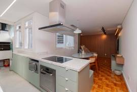 Beautiful apartment fully renovated, 73m², for sale, 3 bedrooms, 1 suite, 1 parking space covered, Rio Branco, POA / RS Beautiful apartment fully renovated, 73m², for sale, 3 bedrooms, 1 suite, 1 parking space covered, Rio Branco, POA / RS