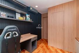 Beautiful apartment fully renovated, 73m², for sale, 3 bedrooms, 1 suite, 1 parking space covered, Rio Branco, POA / RS Beautiful apartment fully renovated, 73m², for sale, 3 bedrooms, 1 suite, 1 parking space covered, Rio Branco, POA / RS