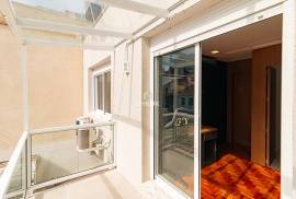 Beautiful apartment fully renovated, 73m², for sale, 3 bedrooms, 1 suite, 1 parking space covered, Rio Branco, POA / RS Beautiful apartment fully renovated, 73m², for sale, 3 bedrooms, 1 suite, 1 parking space covered, Rio Branco, POA / RS