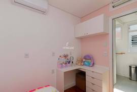 Beautiful apartment fully renovated, 73m², for sale, 3 bedrooms, 1 suite, 1 parking space covered, Rio Branco, POA / RS Beautiful apartment fully renovated, 73m², for sale, 3 bedrooms, 1 suite, 1 parking space covered, Rio Branco, POA / RS