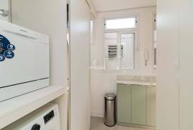 Beautiful apartment fully renovated, 73m², for sale, 3 bedrooms, 1 suite, 1 parking space covered, Rio Branco, POA / RS Beautiful apartment fully renovated, 73m², for sale, 3 bedrooms, 1 suite, 1 parking space covered, Rio Branco, POA / RS