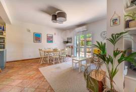 Detached 3 or 4 bedroom villa for sale - on 3,500 m2 garden plot near Moncarapacho, Algarve Detached 3 or 4 bedroom villa for sale - on 3,500 m2 garden plot near Moncarapacho, Algarve