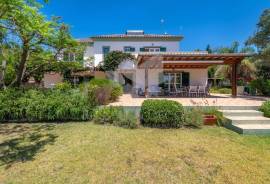 Detached 3 or 4 bedroom villa for sale - on 3,500 m2 garden plot near Moncarapacho, Algarve Detached 3 or 4 bedroom villa for sale - on 3,500 m2 garden plot near Moncarapacho, Algarve