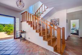 Detached 3 or 4 bedroom villa for sale - on 3,500 m2 garden plot near Moncarapacho, Algarve Detached 3 or 4 bedroom villa for sale - on 3,500 m2 garden plot near Moncarapacho, Algarve