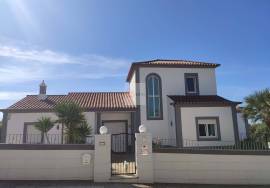 Large villa with a heated pool and mature Mediterranian garden, situated on a popular urbanization of Cerro Azul Large villa with a heated pool and mature Mediterranian garden, situated on a popular urbanization of Cerro Azul