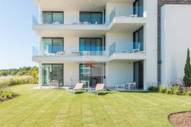 Modern apartment in Monte Rei, overlooking the Atlantic and golf course. Modern apartment in Monte Rei, overlooking the Atlantic and golf course.
