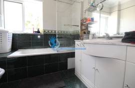 2 bedroom apartment with sea view located in Cerro de Malpique-Albufeira