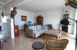 2 bedroom apartment with sea view located in Cerro de Malpique-Albufeira