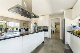 4 bedroom villa with heated pool, close to the beaches and golf courses of Albufeira