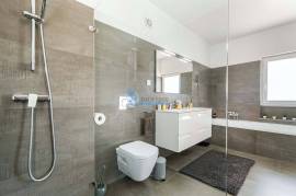 4 bedroom villa with heated pool, close to the beaches and golf courses of Albufeira