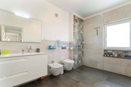 4 bedroom villa with heated pool, close to the beaches and golf courses of Albufeira