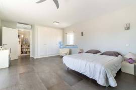 4 bedroom villa with heated pool, close to the beaches and golf courses of Albufeira