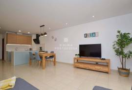 Spacious apartment |Pool | Parking | Renovated Spacious apartment |Pool | Parking | Renovated