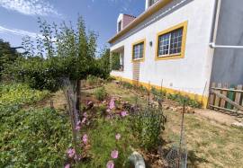 Well-Presented Detached House | 1,200m2 Plot | 30 Minutes from Lisbon Well-Presented Detached House | 1,200m2 Plot | 30 Minutes from Lisbon