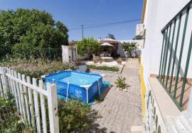 Well-Presented Detached House | 1,200m2 Plot | 30 Minutes from Lisbon Well-Presented Detached House | 1,200m2 Plot | 30 Minutes from Lisbon