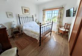 Well-Presented Detached House | 1,200m2 Plot | 30 Minutes from Lisbon Well-Presented Detached House | 1,200m2 Plot | 30 Minutes from Lisbon