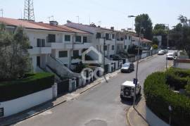 4+1 bedroom villa in Leça do Balio, Matosinhos, Porto, in a cul-de-sac, with garage for 3 cars