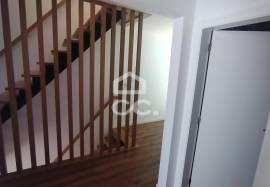 Terraced house in a central area of the city of Alcobaça. Terraced house in a central area of the city of Alcobaça.