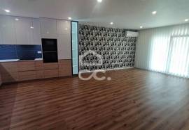 Terraced house in a central area of the city of Alcobaça. Terraced house in a central area of the city of Alcobaça.