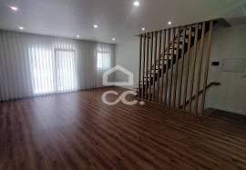 Terraced house in a central area of the city of Alcobaça. Terraced house in a central area of the city of Alcobaça.