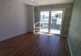 Terraced house in a central area of the city of Alcobaça. Terraced house in a central area of the city of Alcobaça.