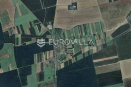 Baranja, Kozarac - commercial premises in an excellent location, 67 m²