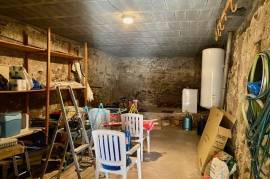 Charming 18th Century Village House, Entirely Renovated, With 2 Bedrooms And A Sunny Terrace.
