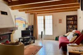Charming 18th Century Village House, Entirely Renovated, With 2 Bedrooms And A Sunny Terrace.
