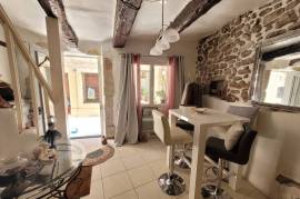 Charming Village House In Excellent Condition, Offering 90 M2 Of Living Space, Close To All Amenities.