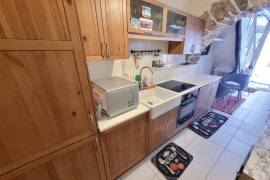 Charming Village House In Excellent Condition, Offering 90 M2 Of Living Space, Close To All Amenities.