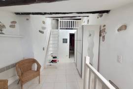 Charming Village House In Excellent Condition, Offering 90 M2 Of Living Space, Close To All Amenities.