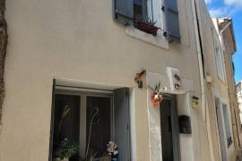 Charming Village House In Excellent Condition, Offering 90 M2 Of Living Space, Close To All Amenities.