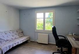 Beautifully Renovated House With 4 Bedrooms, Garage, Terrace And Garden, In An Idyllic Environment.