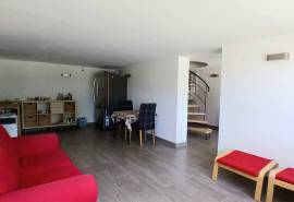 Beautifully Renovated House With 4 Bedrooms, Garage, Terrace And Garden, In An Idyllic Environment.