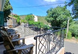 Beautifully Renovated House With 4 Bedrooms, Garage, Terrace And Garden, In An Idyllic Environment.