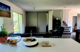 In A Pleasant And Secure Residence, Villa With 3 Bedrooms And A Garage, On A Beautifully Landscaped Plot Of 378 M2 In A Peaceful Setting.