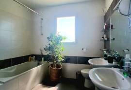 In A Pleasant And Secure Residence, Villa With 3 Bedrooms And A Garage, On A Beautifully Landscaped Plot Of 378 M2 In A Peaceful Setting.