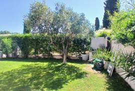 In A Pleasant And Secure Residence, Villa With 3 Bedrooms And A Garage, On A Beautifully Landscaped Plot Of 378 M2 In A Peaceful Setting.
