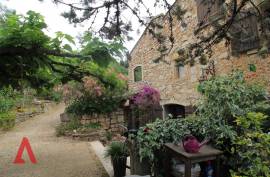 7 room, 218m2 Stone house for sale in Gabian - 535 000 € * 7 room, 218m2 Stone house for sale in Gabian - 535 000 € *