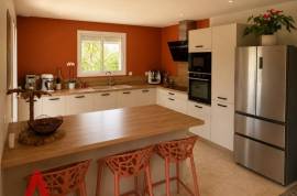 5 room, 140m2 House for sale in Laurens - 440 000 € * 5 room, 140m2 House for sale in Laurens - 440 000 € *