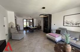 4 room, 120m2 House for sale in Nezignan l'eveque - 370 000 € * 4 room, 120m2 House for sale in Nezignan l'eveque - 370 000 € *