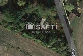 Terrain constructible de 2205 m²