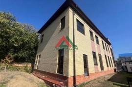 Продам коммерческое помещение 456 м2, Гладкова ул, 39, Павловская ст-ца