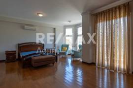 Maisonette 570 sq.m for sale