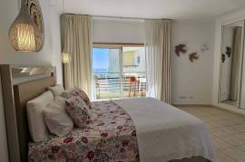 3 Bedroom apartment in Meia Praia with stunning sea views