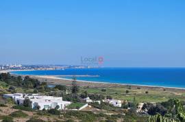3 Bedroom apartment in Meia Praia with stunning sea views